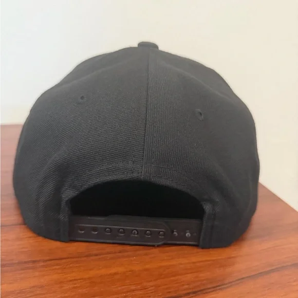 Donkey Kong 64 Black Snapback Cap - Picture 3 of 3